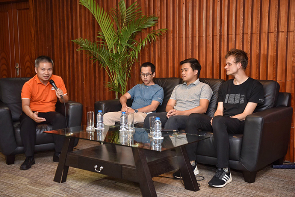 Quang cảnh tại buổi giao lưu với Vitalik chiều ngày 17/9.