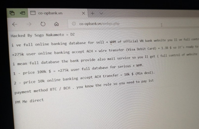 Thông điệp rao bán dữ liệu người dùng mà kẻ tấn công để lại trên website Ngân hàng Hợp tác xã Việt Nam.
