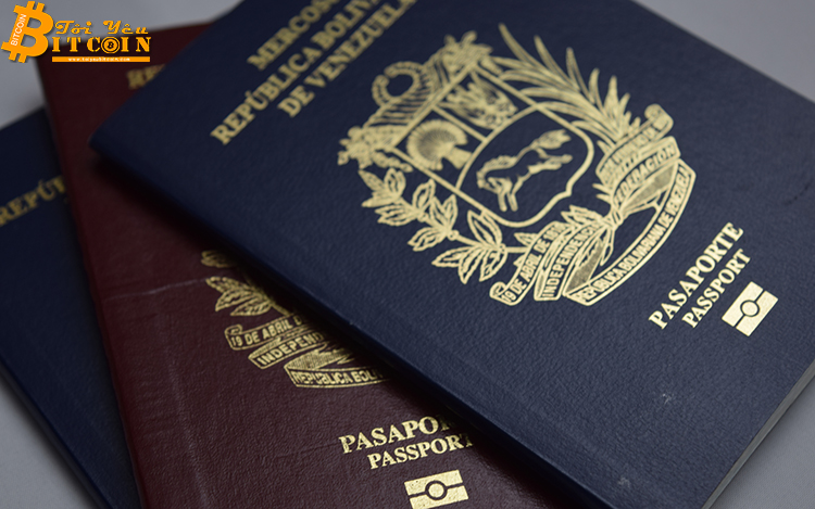 Venezuela bắt buộc công dân thanh toán phí hộ chiếu bằng đồng Petro
