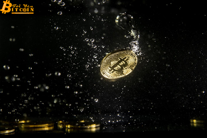 Giá Bitcoin lần đầu tiên kể từ năm 2011 giảm liên tiếp 5 tháng liền
