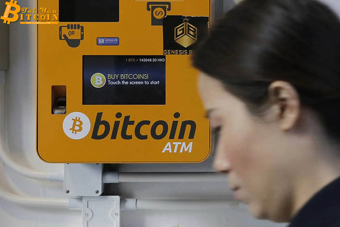 Kéo nhau đi cướp ATM Bitcoin, đập nát máy vẫn không tìm được đồng BTC nào?