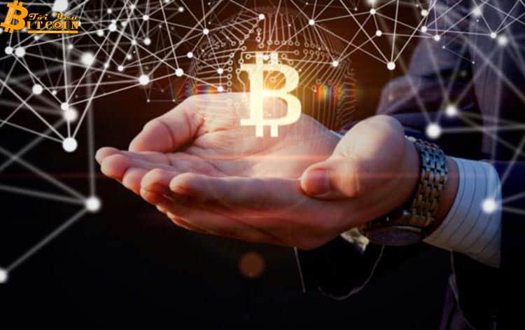 Bitcoin đạt 11.400 USD, vốn hóa vượt 200 tỷ USD