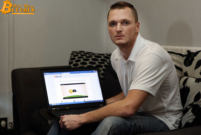 Kỹ sư IT người Anh James Howells