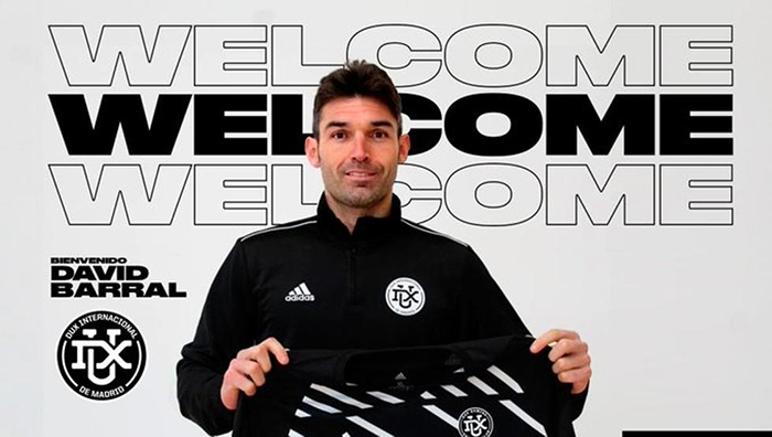 David Barral ra mắt Inter Madrid sau khi được mua bằng Bitcoin. Ảnh: AS.