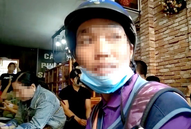 Anh C. đi xe ôm hơn 100km lên TPHCM nộp đơn tố cáo.