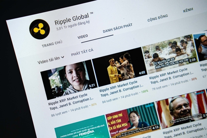 Kênh YouTube Báo Thanh Niên bị hack quảng cáo tiền số.